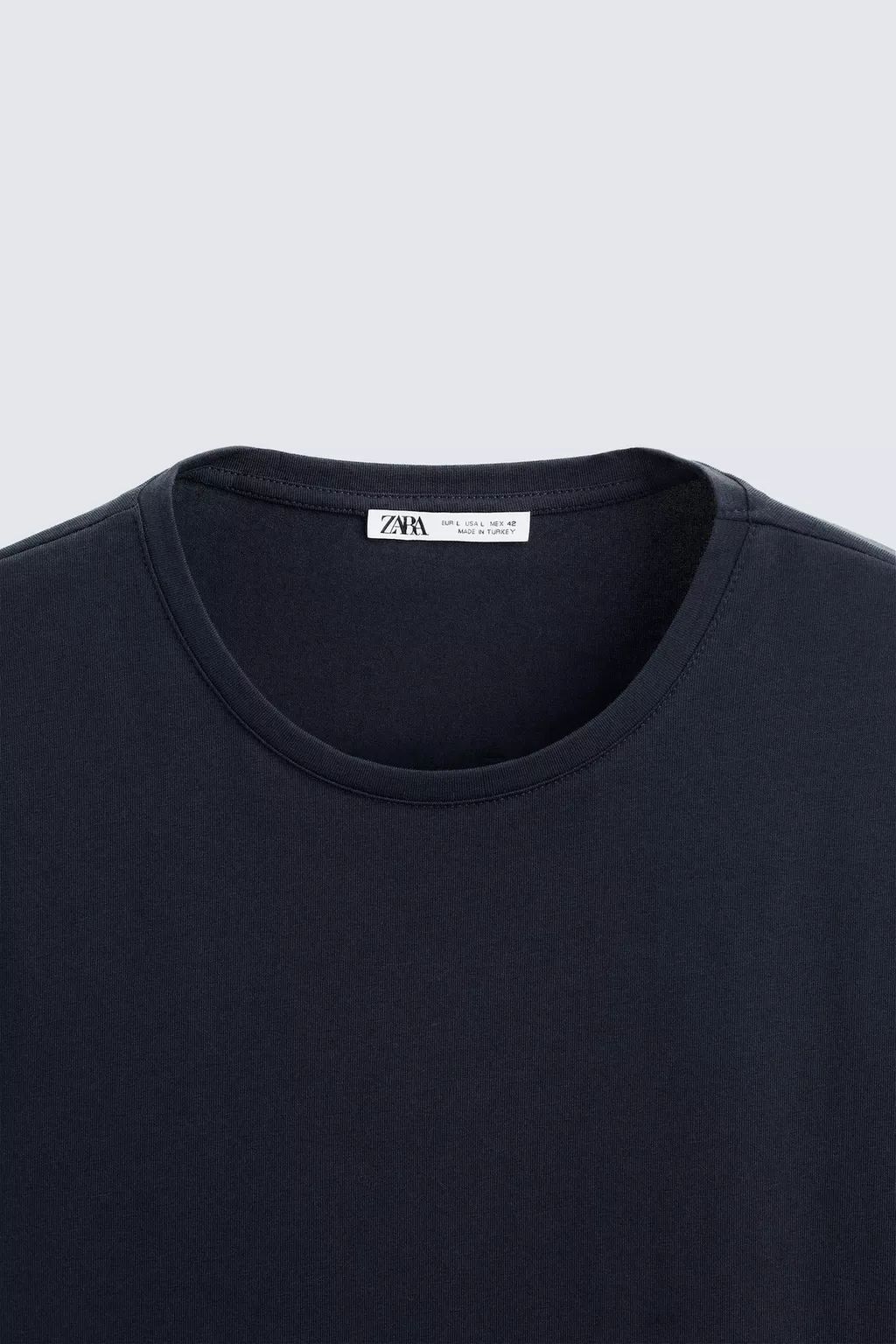 CAMISETA ZARA BÁSICA PRETA